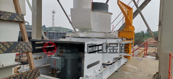 錘破、對(duì)輥破、立軸沖擊破三種制砂設(shè)備優(yōu)劣對(duì)比